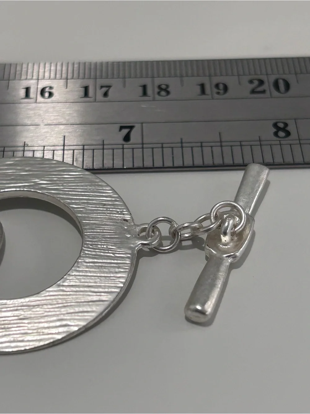 Matte Silver Linked Circles Bracelet Toggle Clasp Chunky Textured Interlocking